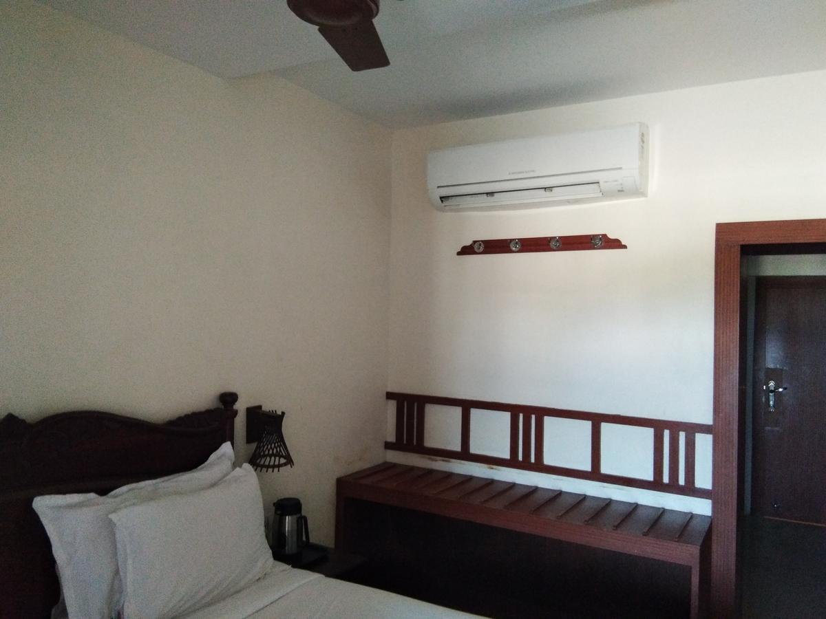 Hotel Sea Face Канниякумари Экстерьер фото